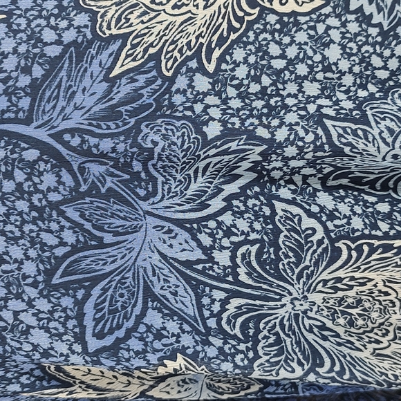 Top: NEW NYDJ Floral Blouse - Picture 4 of 8